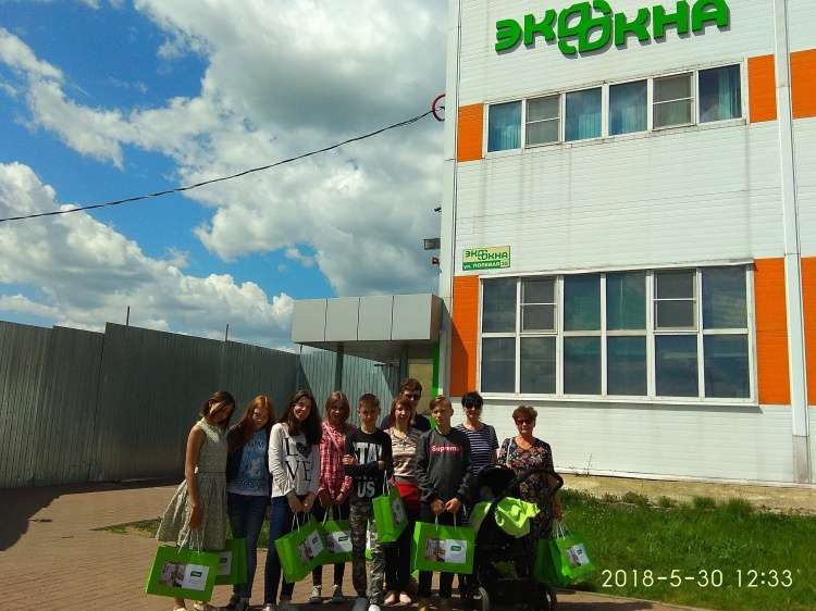 Школьная экскурсия по заводу «Экоокна»